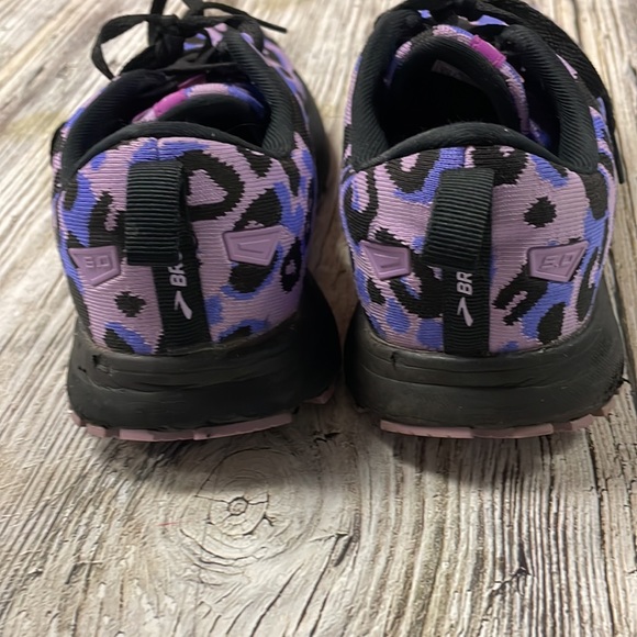 Brooks Shoes Brooks Womens Revel 5 Electric Cheetah 2 Running Shoes